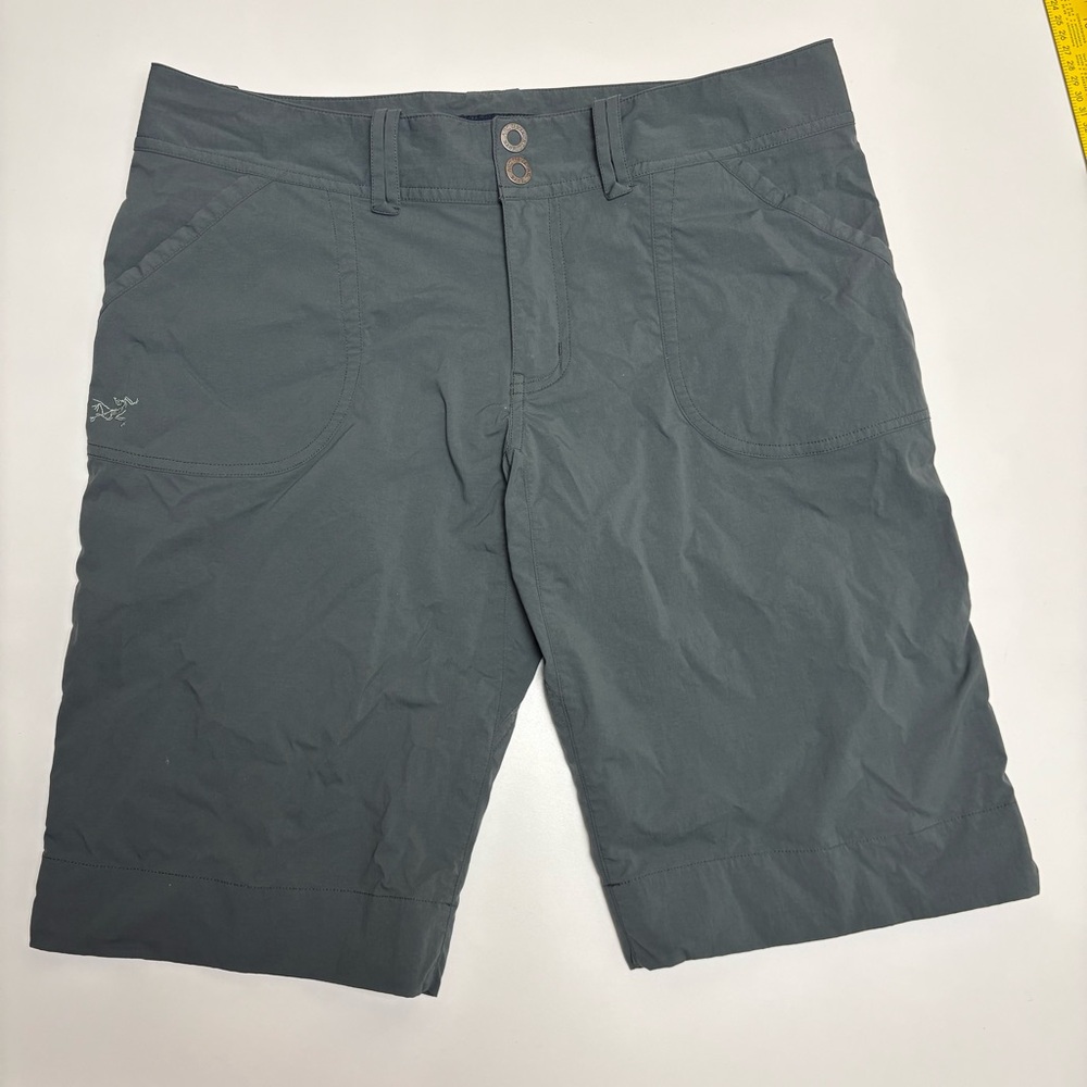 Women’s Arc’teryx Dark Grey shorts size 8